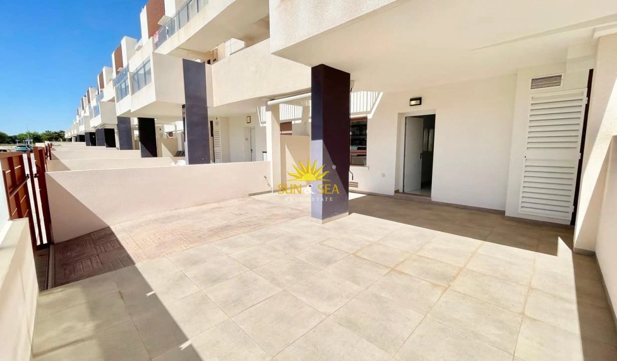 2 bedroom Apartment for holiday rental in Torre de la Horadada with pool garage - € 800 (Ref: 10183672)
