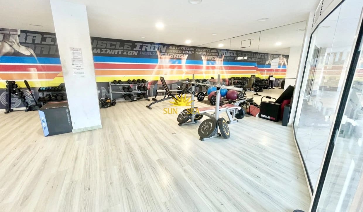 2 slaapkamer Appartement voor vakantieverhuur in Alicante stad met zwembad garage - € 1.550 (Ref: 10185308)
