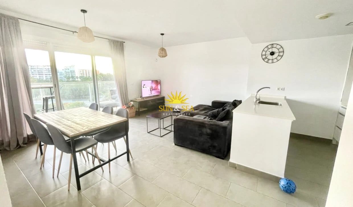 2 slaapkamer Appartement voor vakantieverhuur in Alicante stad met zwembad garage - € 1.550 (Ref: 10185308)