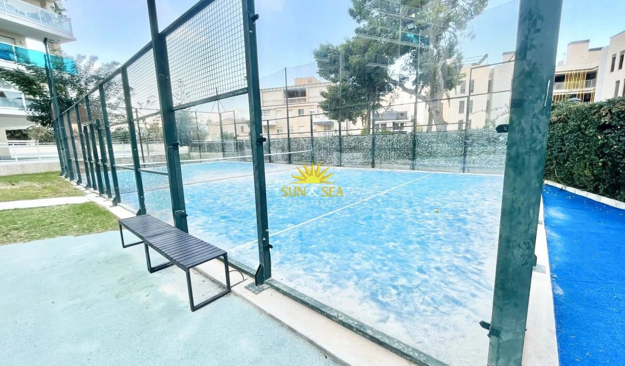 2 slaapkamer Appartement voor vakantieverhuur in Alicante stad met zwembad garage - € 1.550 (Ref: 10185308)