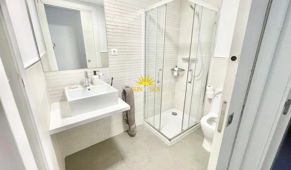 2 slaapkamer Appartement voor vakantieverhuur in Alicante stad met zwembad garage - € 1.550 (Ref: 10185308)