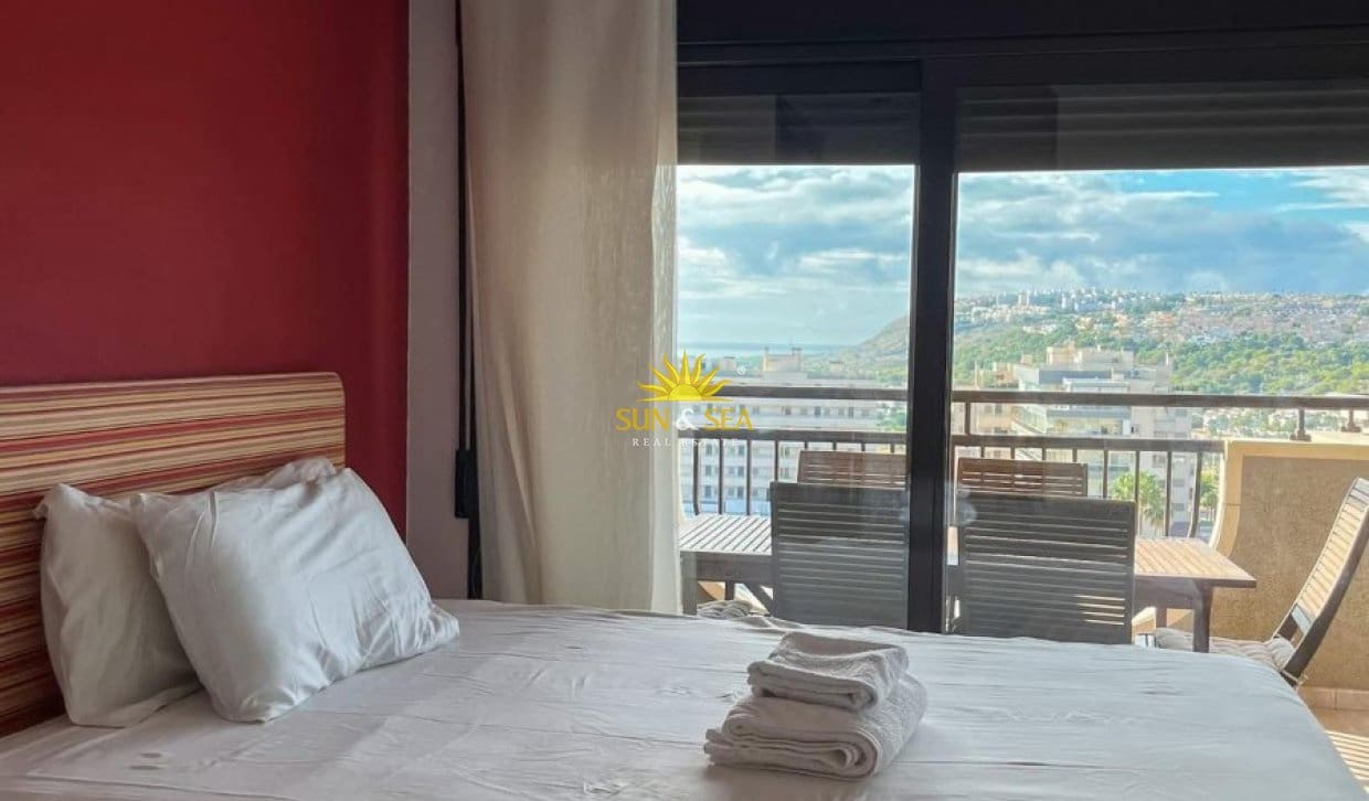 2 Zimmer Apartment zu verkaufen in Arenales del Sol mit Pool - 315.000 € (Ref: 10186065)