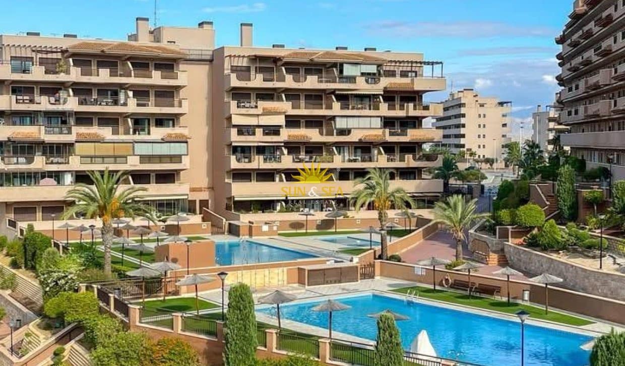 2 Zimmer Apartment zu verkaufen in Arenales del Sol mit Pool - 315.000 € (Ref: 10186065)