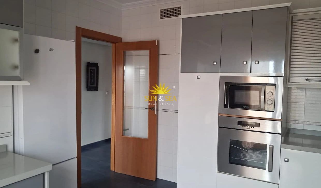 4 Zimmer Villa zu vermieten in Los Balcones mit Pool Garage - 2.000 € (Ref: 10186066)