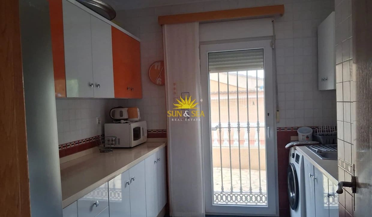 4 Zimmer Villa zu vermieten in Los Balcones mit Pool Garage - 2.000 € (Ref: 10186066)