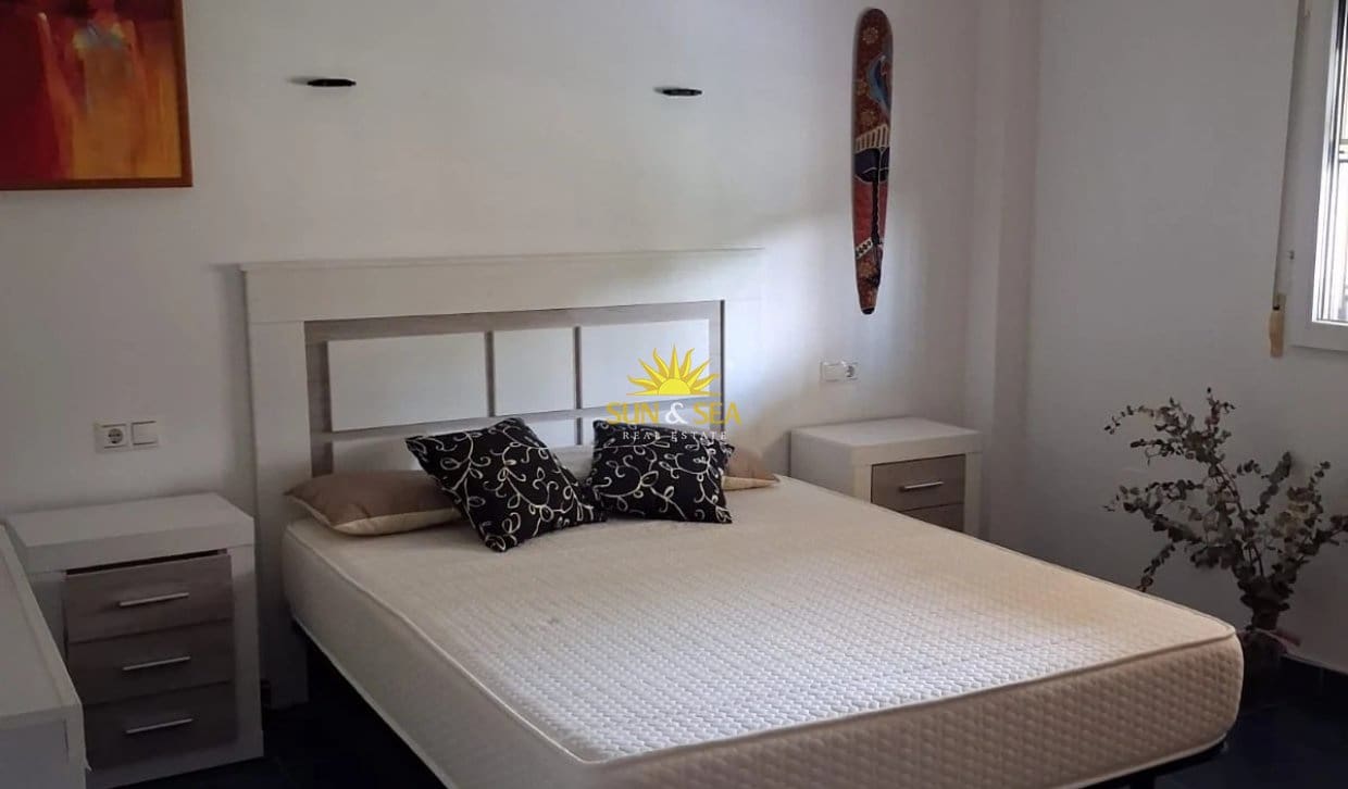 4 Zimmer Villa zu vermieten in Los Balcones mit Pool Garage - 2.000 € (Ref: 10186066)
