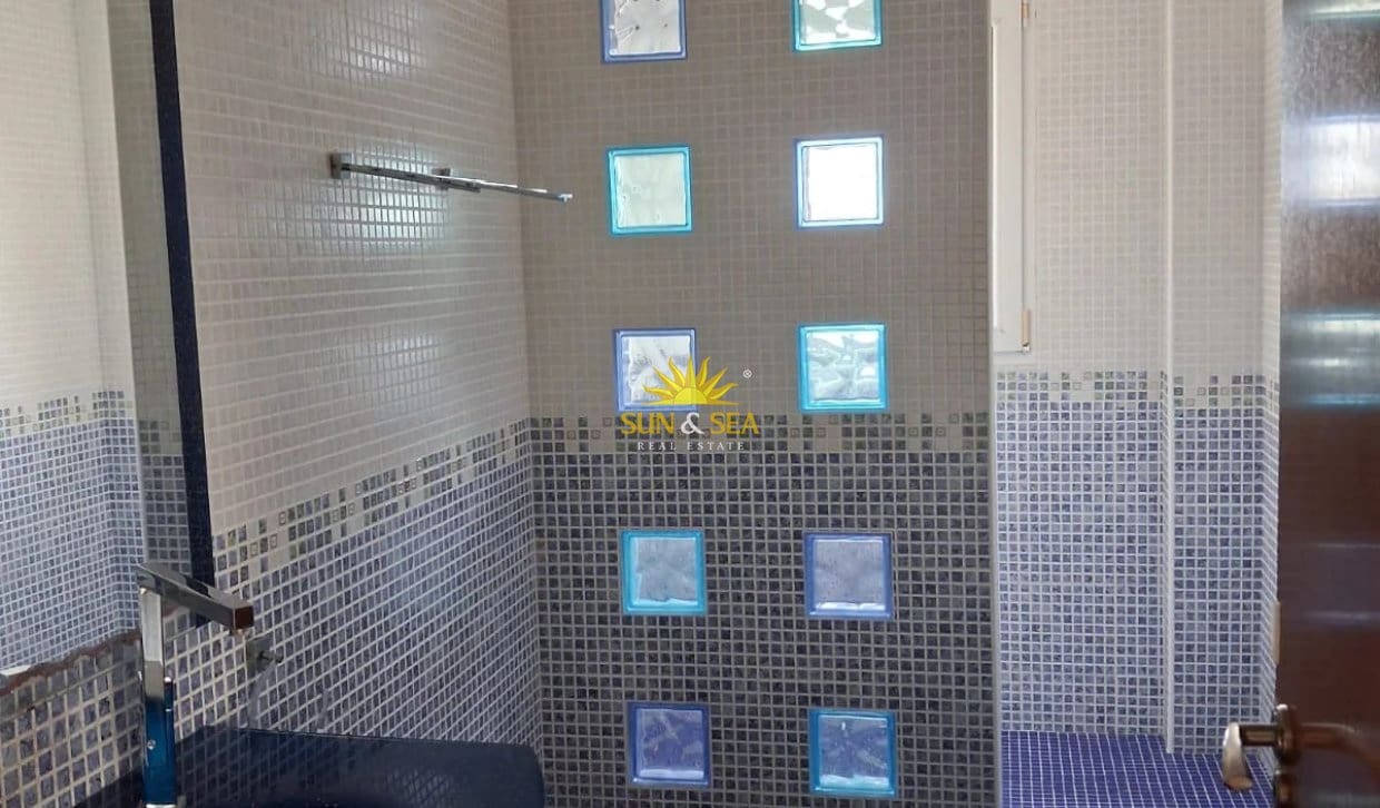 4 Zimmer Villa zu vermieten in Los Balcones mit Pool Garage - 2.000 € (Ref: 10186066)