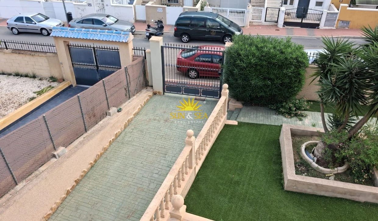 4 Zimmer Villa zu vermieten in Los Balcones mit Pool Garage - 2.000 € (Ref: 10186066)