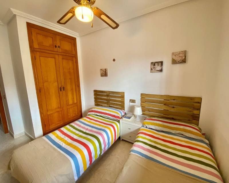 2 bedroom Apartment for rent in Torrevieja with pool garage - € 750 (Ref: 6123112)