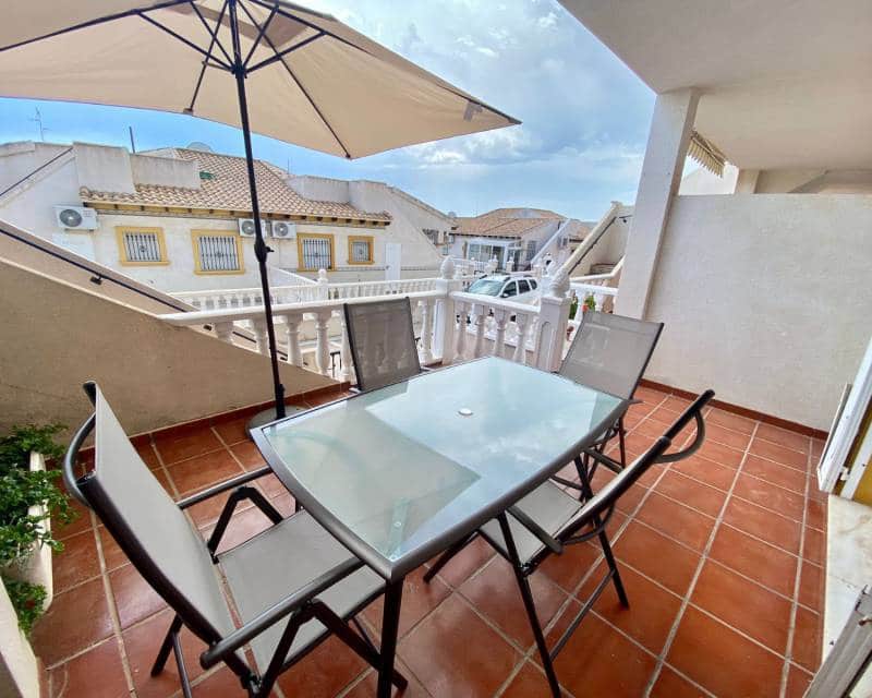 2 bedroom Apartment for rent in Torrevieja with pool garage - € 750 (Ref: 6123112)