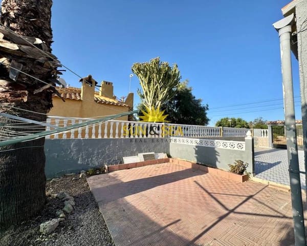 Chalet de 2 habitaciones en Centro, Torrevieja en alquiler con garaje - 900 € (Ref: 6208301)