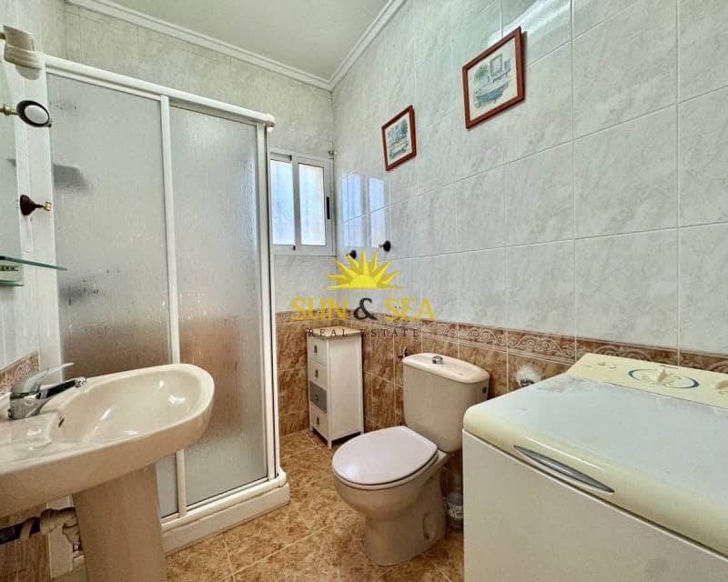 Chalet de 2 habitaciones en Torrevieja en alquiler con garaje - 900 € (Ref: 6208301)