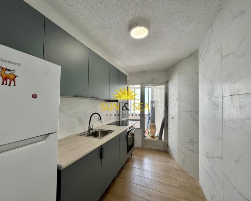 3 slaapkamer Appartement te huur in Torrevieja - € 1.400 (Ref: 6226281)