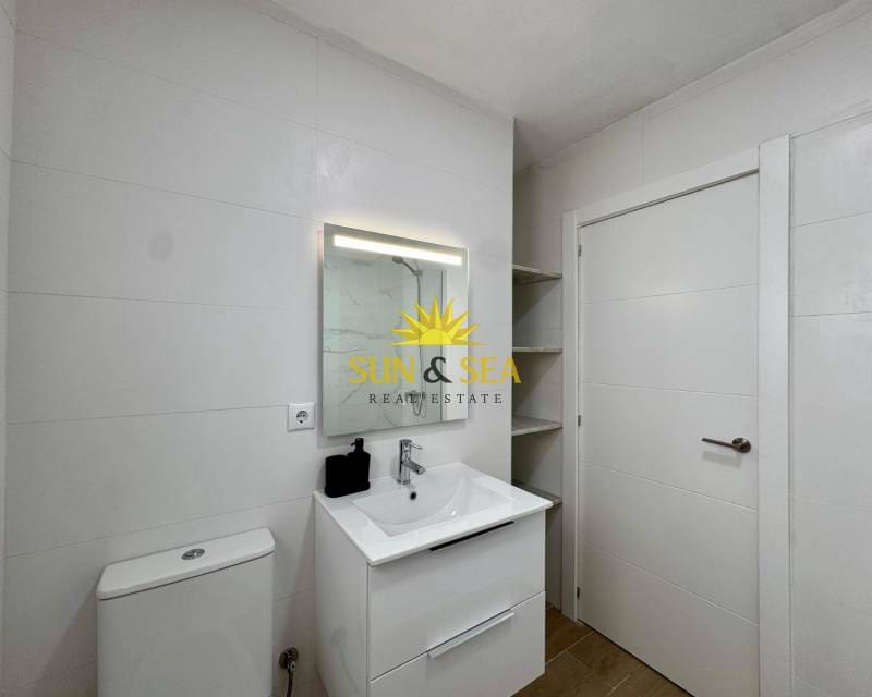 3 slaapkamer Appartement te huur in Torrevieja - € 1.400 (Ref: 6226281)