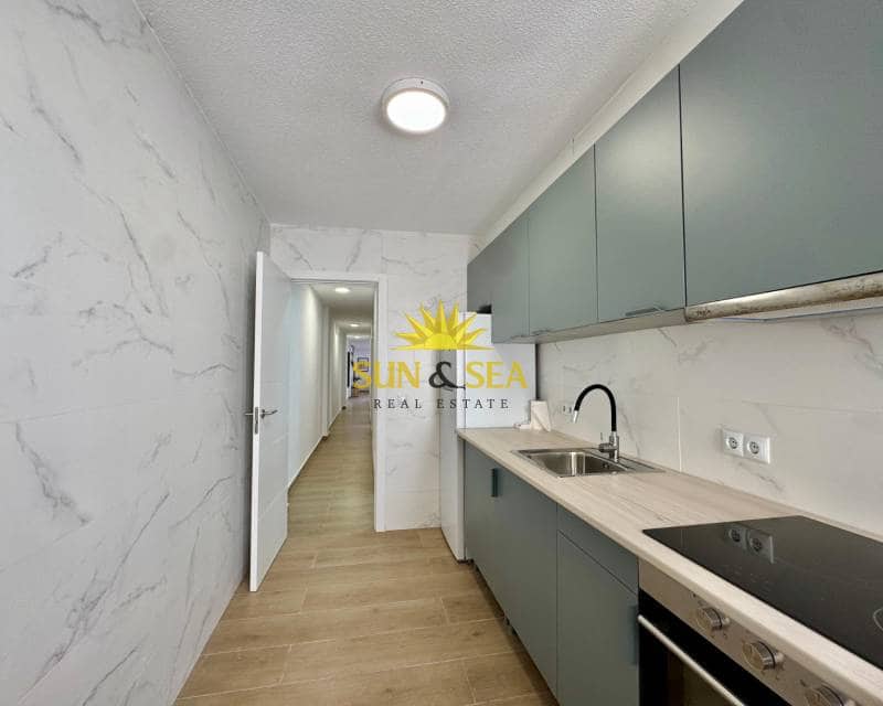 3 slaapkamer Appartement te huur in Torrevieja - € 1.400 (Ref: 6226281)