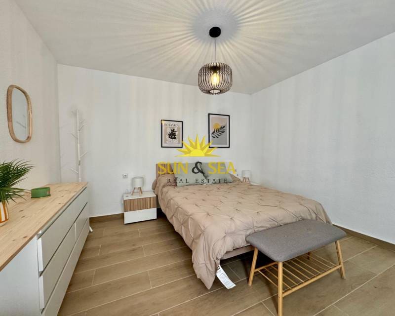 3 slaapkamer Appartement te huur in Torrevieja - € 1.400 (Ref: 6226281)