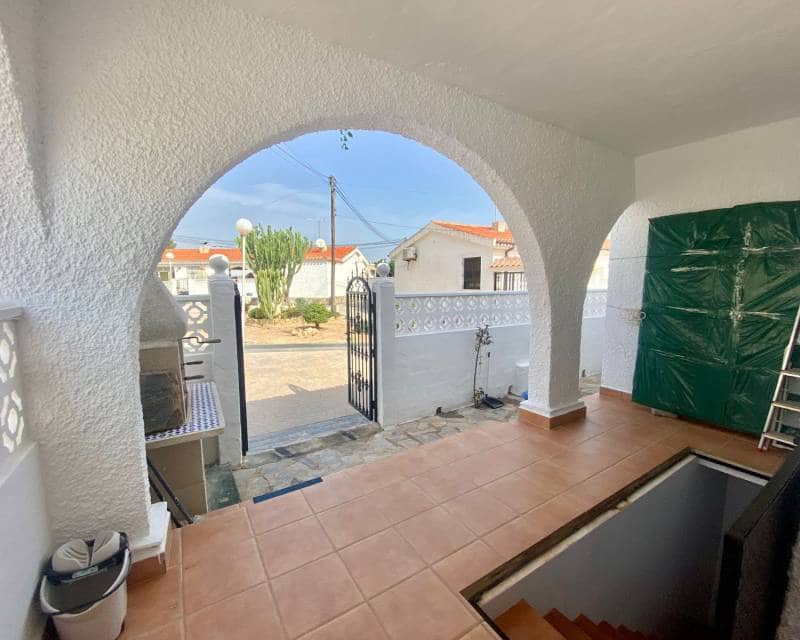 Chalet de 3 habitaciones en Torrevieja en alquiler - 850 € (Ref: 6342025)