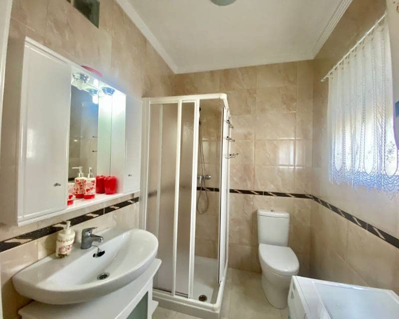 Chalet de 3 habitaciones en Torrevieja en alquiler - 850 € (Ref: 6342025)