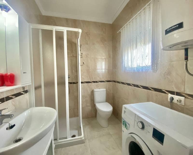 Chalet de 3 habitaciones en Torrevieja en alquiler - 850 € (Ref: 6342025)