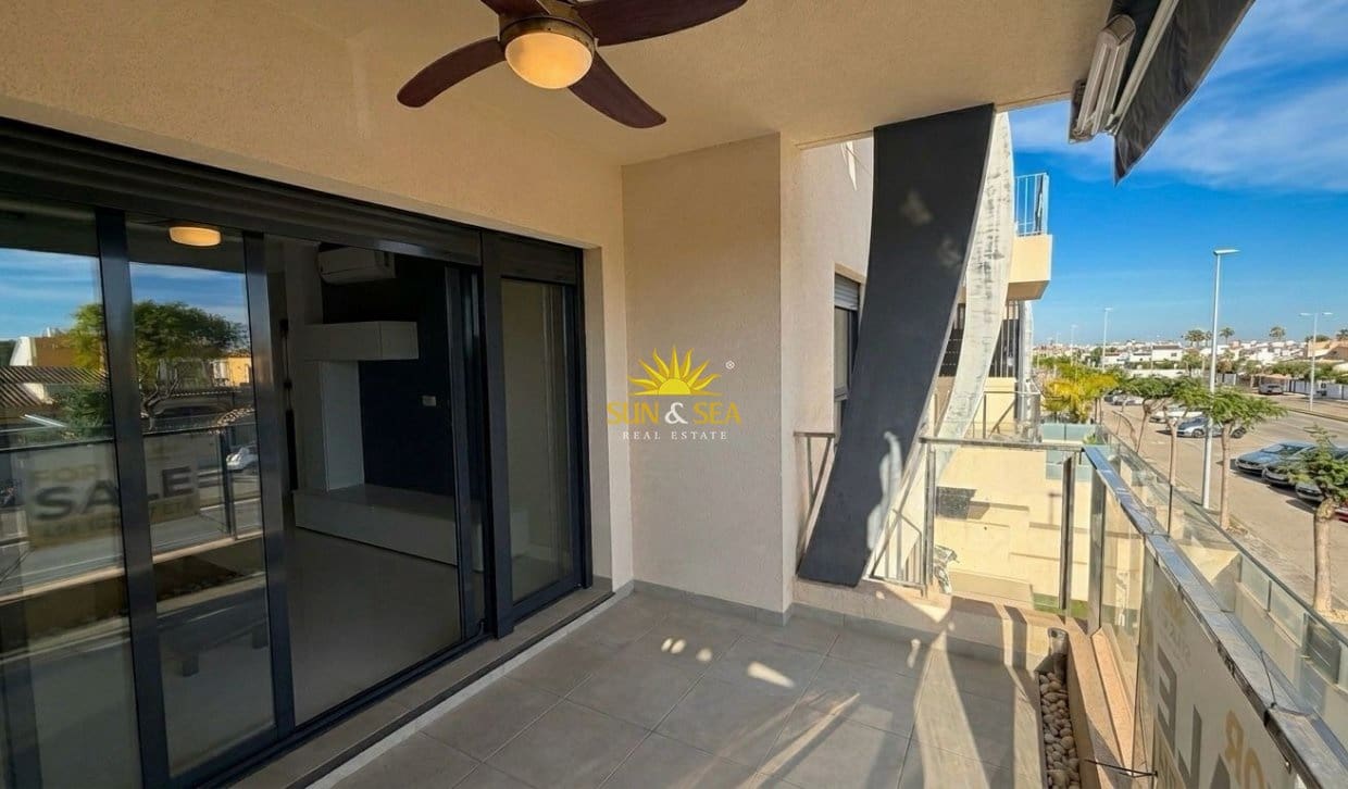2 bedroom Apartment for rent in Pilar de la Horadada with pool - € 850 (Ref: 6351820)