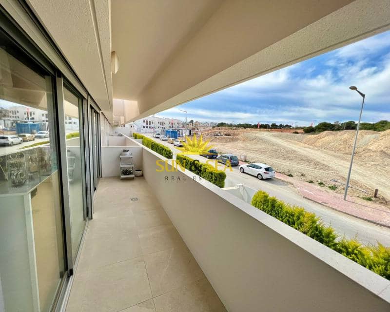 2 bedroom Townhouse for rent in Torrevieja with pool garage - € 1,500 (Ref: 6681020)