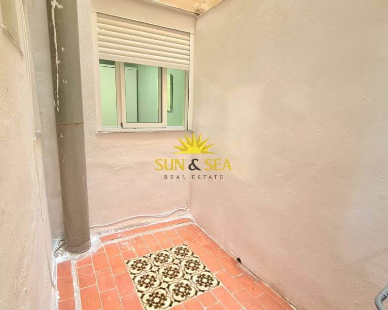 3 soveværelse Lejlighed til leje i Santa Pola - € 700 (Ref: 6871730)