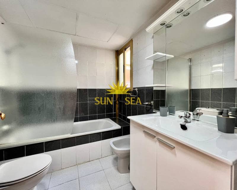 1 bedroom Penthouse for rent in Torrevieja - € 650 (Ref: 6926654)