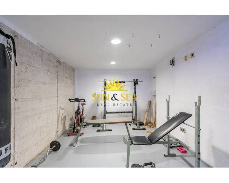 5 soveværelse Villa til leje i Torrevieja med swimmingpool garage - € 6.000 (Ref: 6926655)