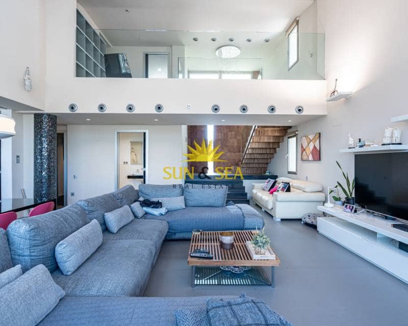 5 soveværelse Villa til leje i Torrevieja med swimmingpool garage - € 6.000 (Ref: 6926655)