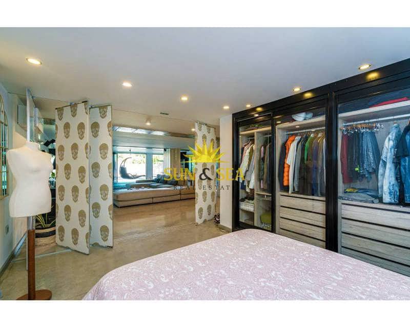 5 soveværelse Villa til leje i Torrevieja med swimmingpool garage - € 6.000 (Ref: 6926655)