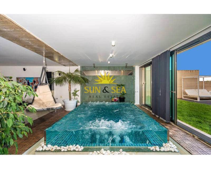 5 soveværelse Villa til leje i Torrevieja med swimmingpool garage - € 6.000 (Ref: 6926655)