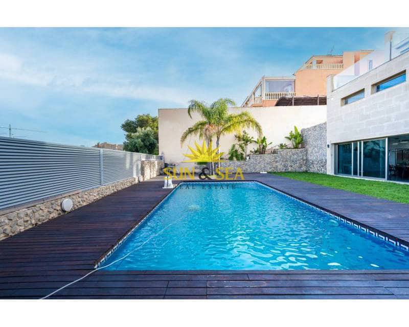 5 soveværelse Villa til leje i Torrevieja med swimmingpool garage - € 6.000 (Ref: 6926655)