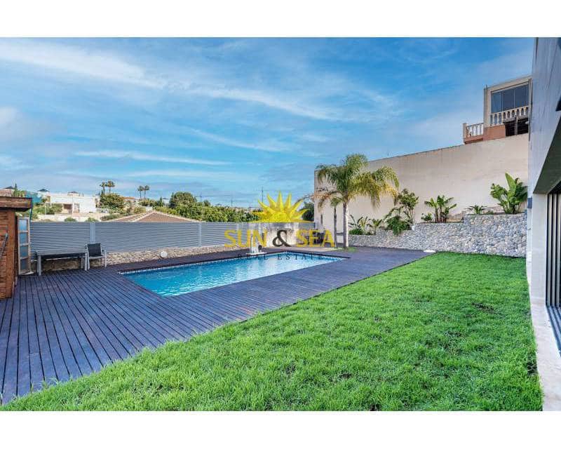 5 soveværelse Villa til leje i Torrevieja med swimmingpool garage - € 6.000 (Ref: 6926655)