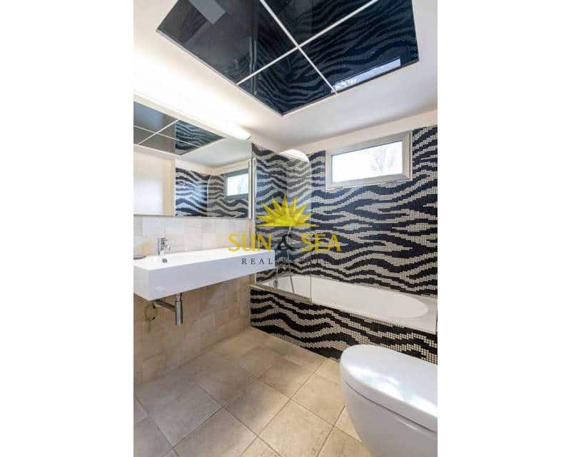 5 soveværelse Villa til leje i Torrevieja med swimmingpool garage - € 6.000 (Ref: 6926655)