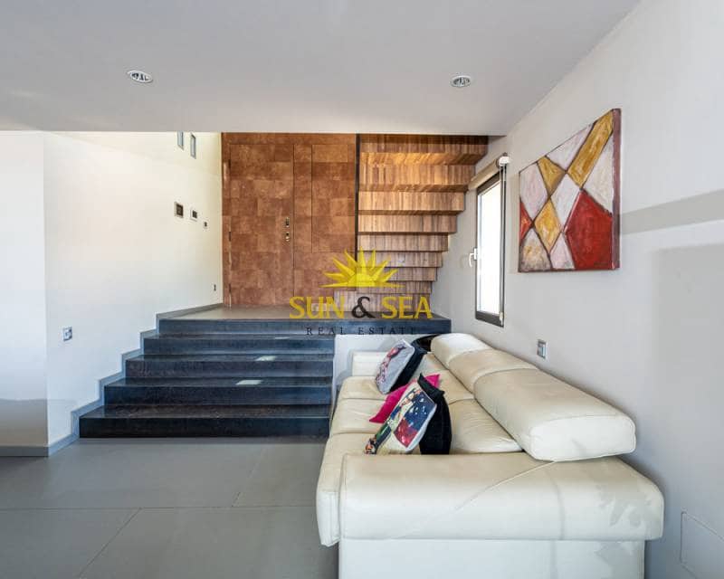 5 soveværelse Villa til leje i Torrevieja med swimmingpool garage - € 6.000 (Ref: 6926655)