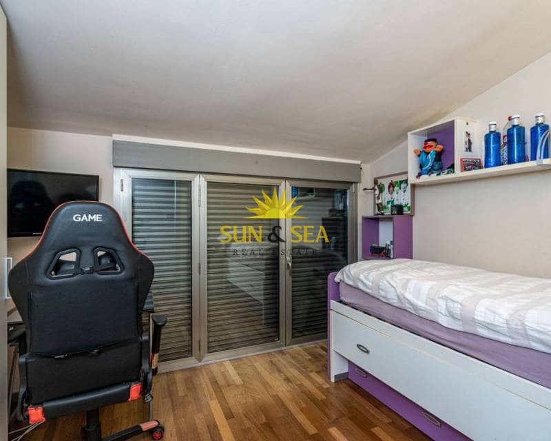 5 soveværelse Villa til leje i Torrevieja med swimmingpool garage - € 6.000 (Ref: 6926655)