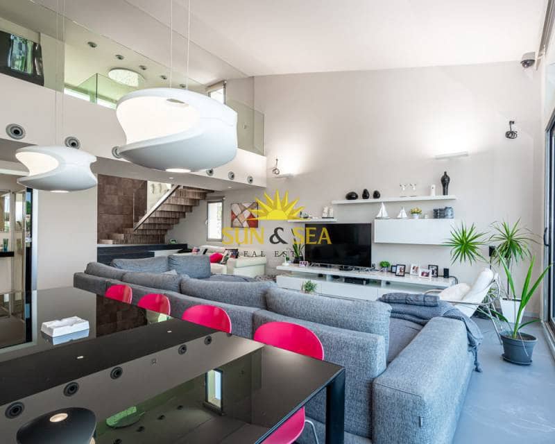 5 soveværelse Villa til leje i Torrevieja med swimmingpool garage - € 6.000 (Ref: 6926655)