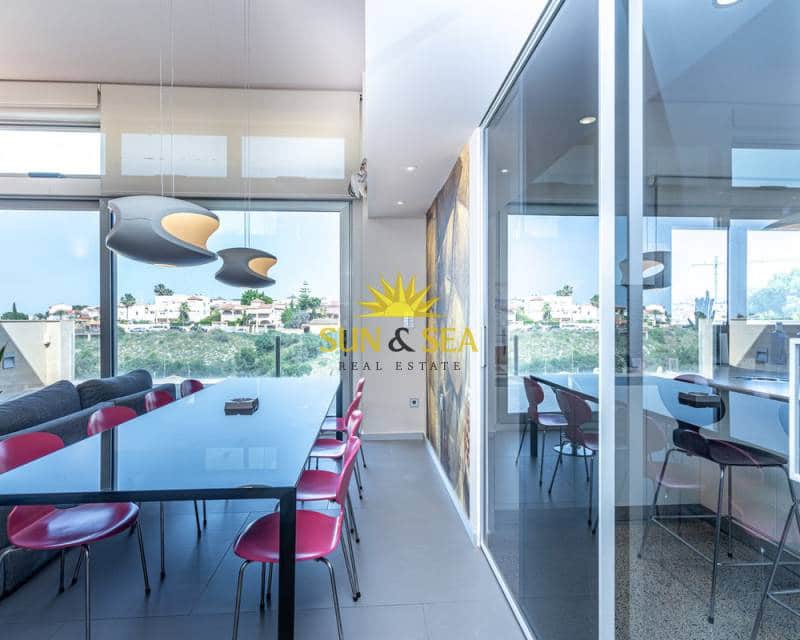 5 soveværelse Villa til leje i Torrevieja med swimmingpool garage - € 6.000 (Ref: 6926655)