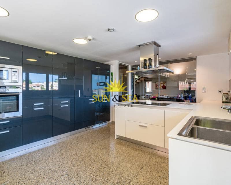 5 soveværelse Villa til leje i Torrevieja med swimmingpool garage - € 6.000 (Ref: 6926655)