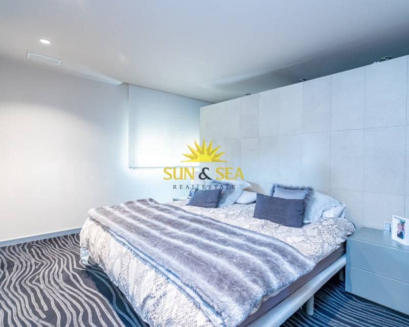 5 soveværelse Villa til leje i Torrevieja med swimmingpool garage - € 6.000 (Ref: 6926655)