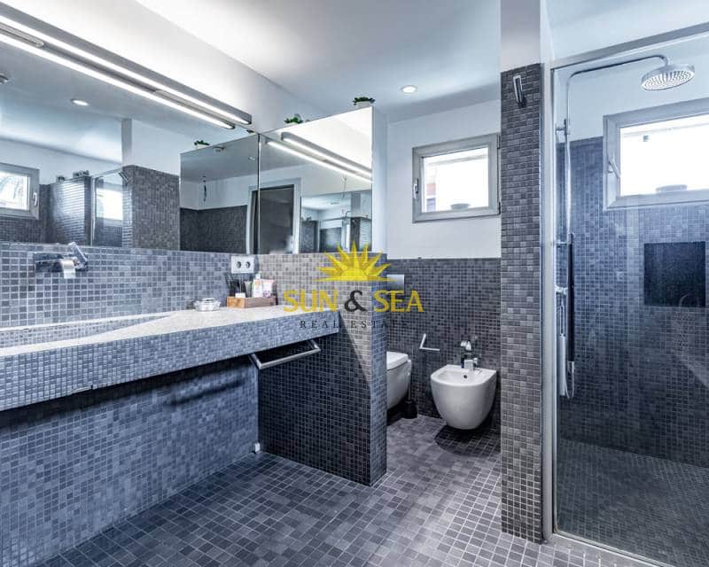 5 soveværelse Villa til leje i Torrevieja med swimmingpool garage - € 6.000 (Ref: 6926655)