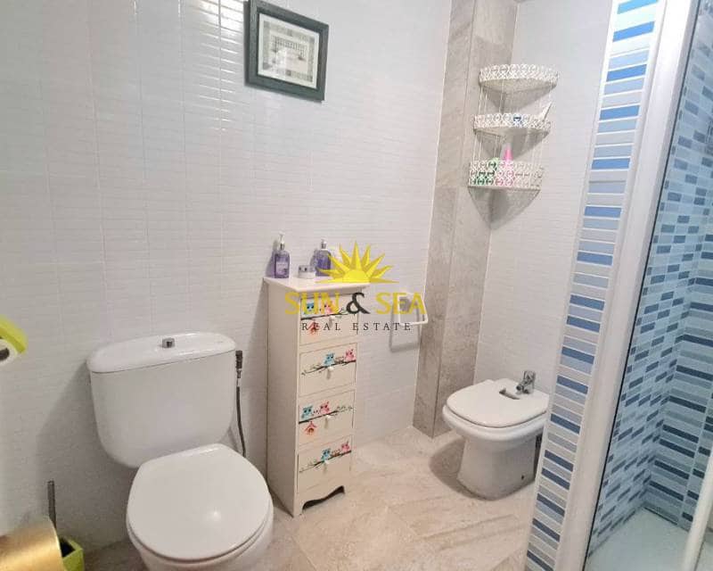 2 makuuhuone Huoneisto lomavuokrausta paikassa Torrevieja mukana uima-altaan - 550 € (Ref: 6955122)