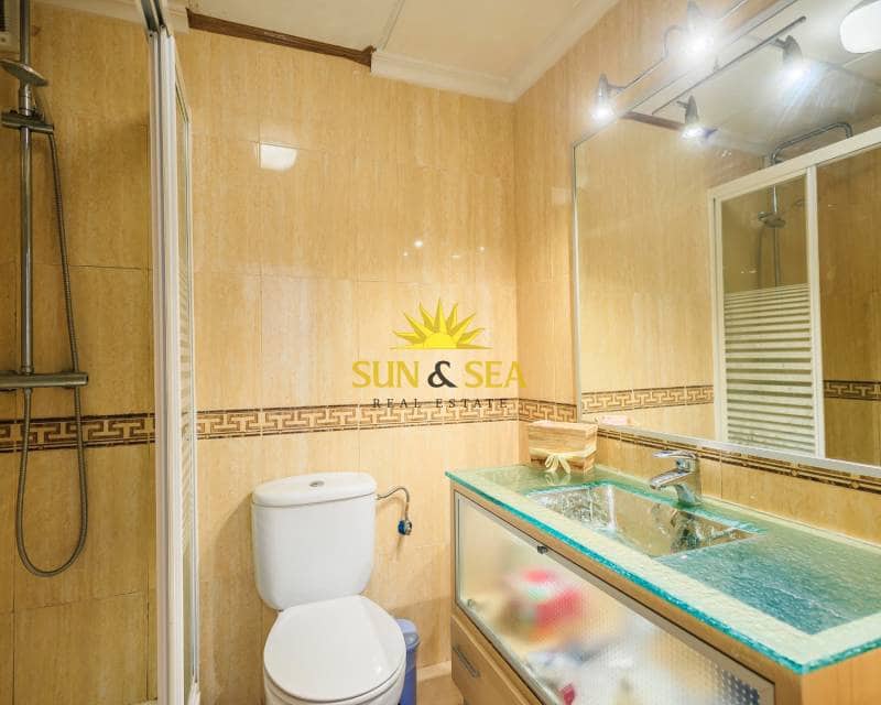 3 sypialnia Apartament do wynajęcia w Torrevieja z basenem - 1 300 € (Ref: 6989555)