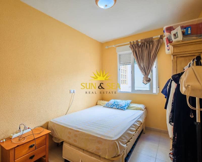 3 sypialnia Apartament do wynajęcia w Torrevieja z basenem - 1 300 € (Ref: 6989555)