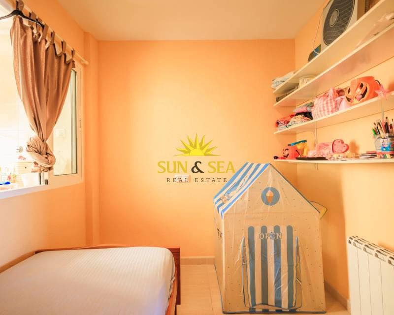3 sypialnia Apartament do wynajęcia w Torrevieja z basenem - 1 300 € (Ref: 6989555)