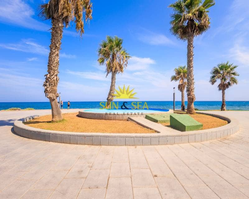 3 sypialnia Apartament do wynajęcia w Torrevieja z basenem - 1 300 € (Ref: 6989555)