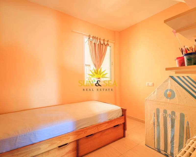 3 sypialnia Apartament do wynajęcia w Torrevieja z basenem - 1 300 € (Ref: 6989555)