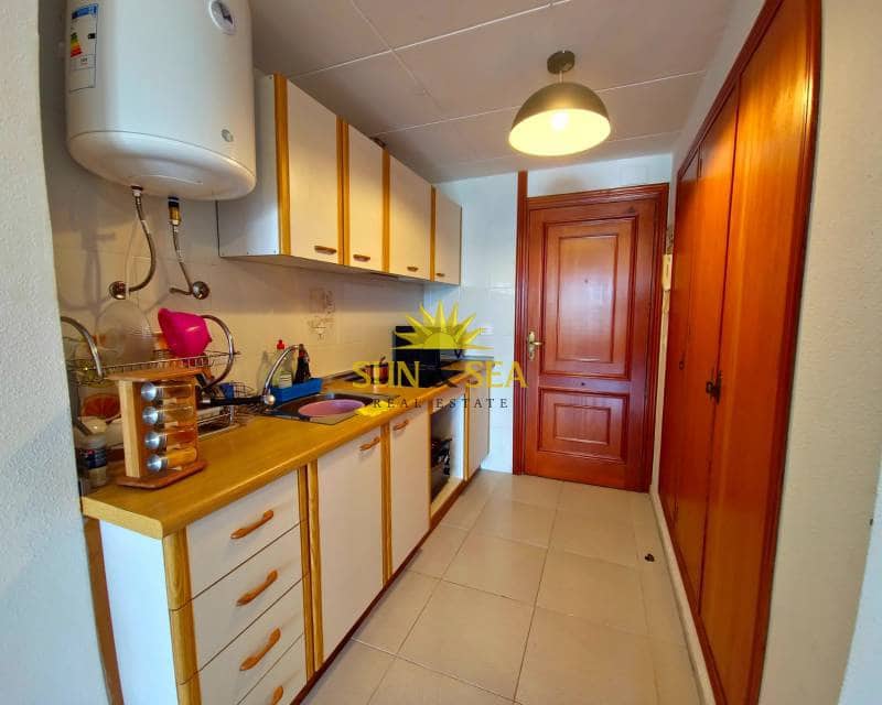 1 quarto Apartamento para arrendar em Torrevieja com piscina - 600 € (Ref: 7001409)