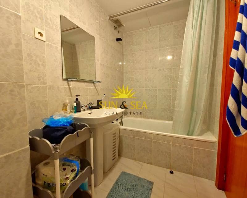 1 quarto Apartamento para arrendar em Torrevieja com piscina - 600 € (Ref: 7001409)