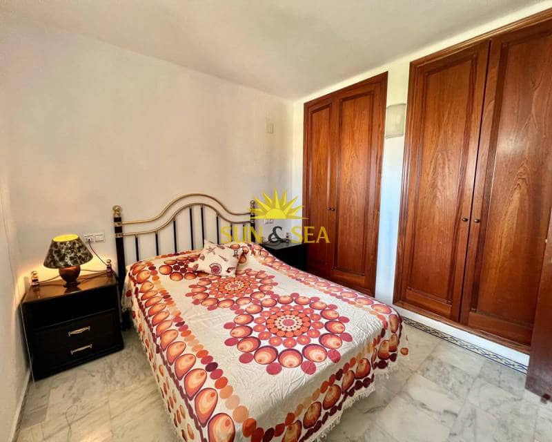 Apartamento de 3 habitaciones en Torrevieja en alquiler con piscina garaje - 1.100 € (Ref: 7052182)